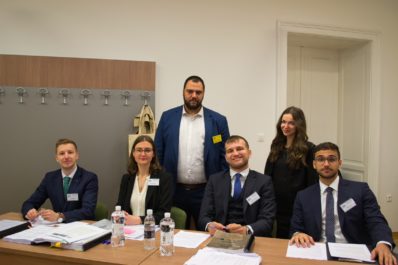 Студенти с призови места на състезание по право