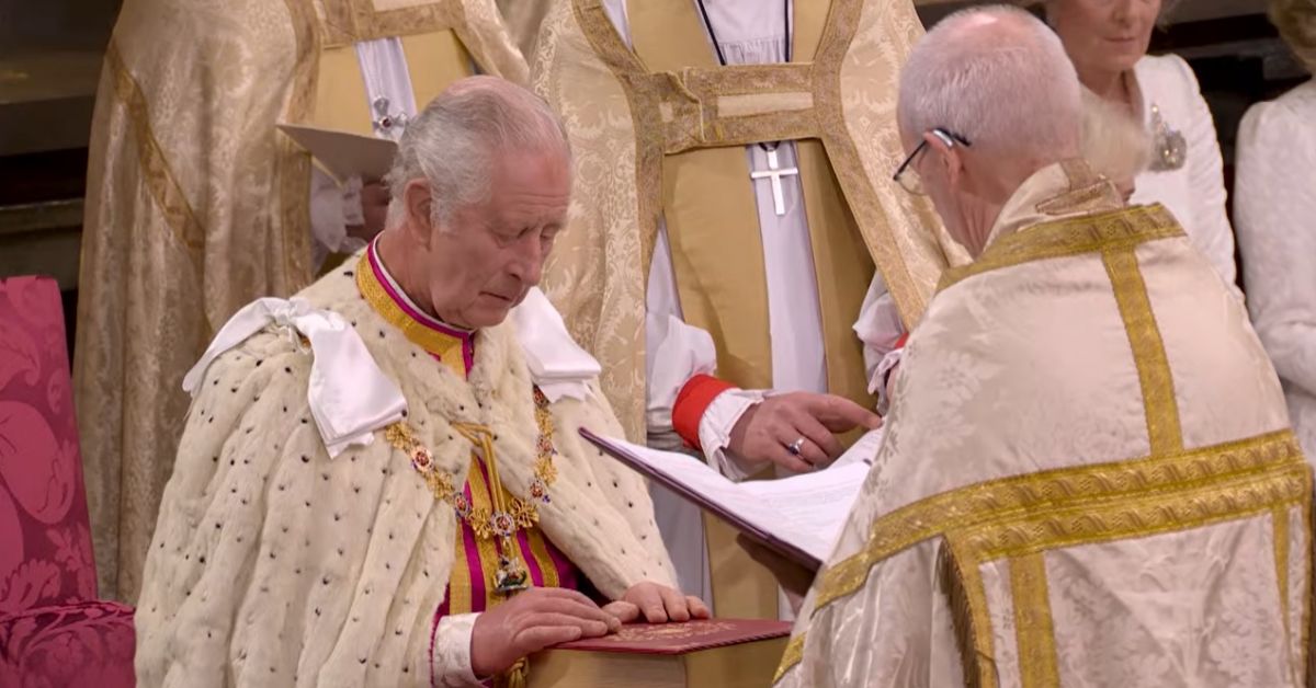 Крал Чарлз Трети си е взел почивен ден след коронацията в събота