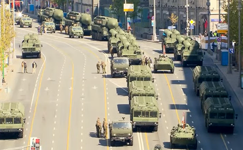 Гледайте на живо Парада на победата на Червения площад в Москва