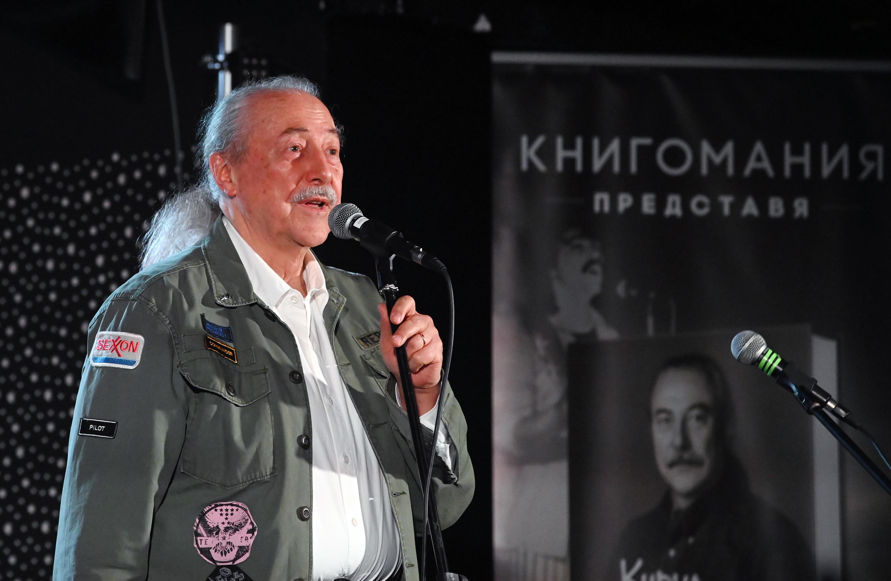 Кирил Маричков представи автобиографията си с концерт на „Фондацията“ (СНИМКИ)