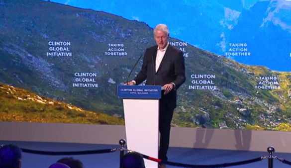 Бил Клинтън в София: Все по-зависими сме едни от други
