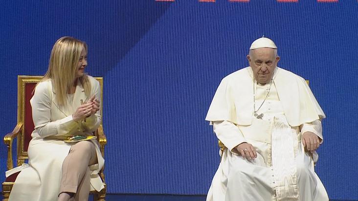 Папа Франциск: Само богатите в Италия могат да си позволят да имат деца