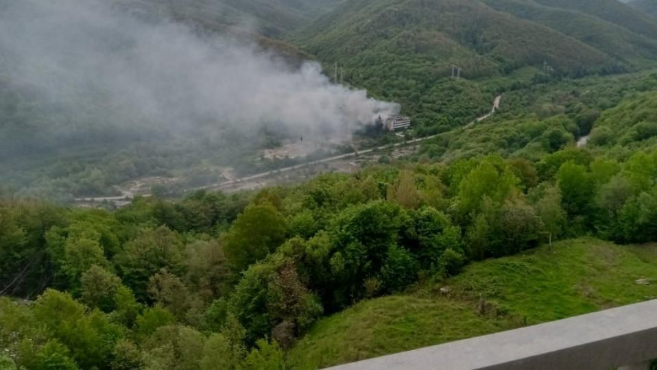 Пожар в старото пътно управление между София и Ботевград