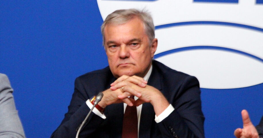 Румен Петков: Съединените щати са пред банкрут и войната в Украйна цели да прикрие това