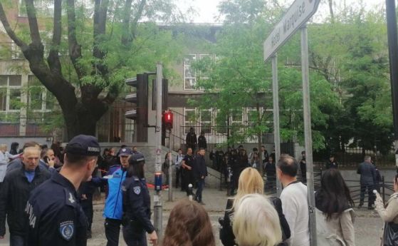 Почина момиче, ранено тежко при стрелбата в белградско училище