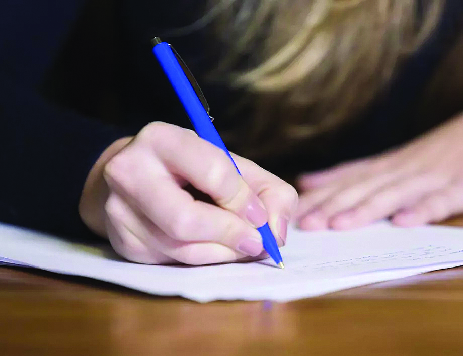 600 учители и университетски преподаватели ще оценяват матурите