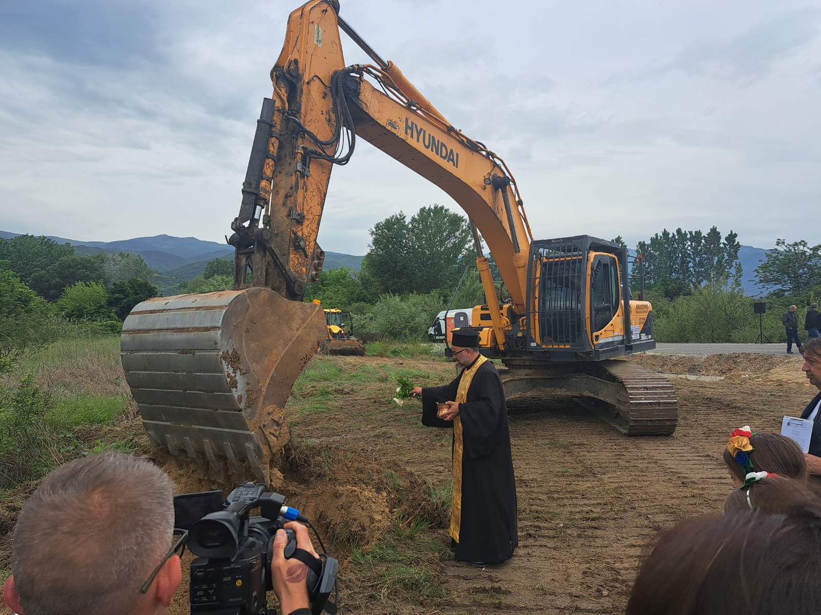 Започна изграждането на пътен възел „Кресна“ на АМ „Струма“ и пътните връзки към него