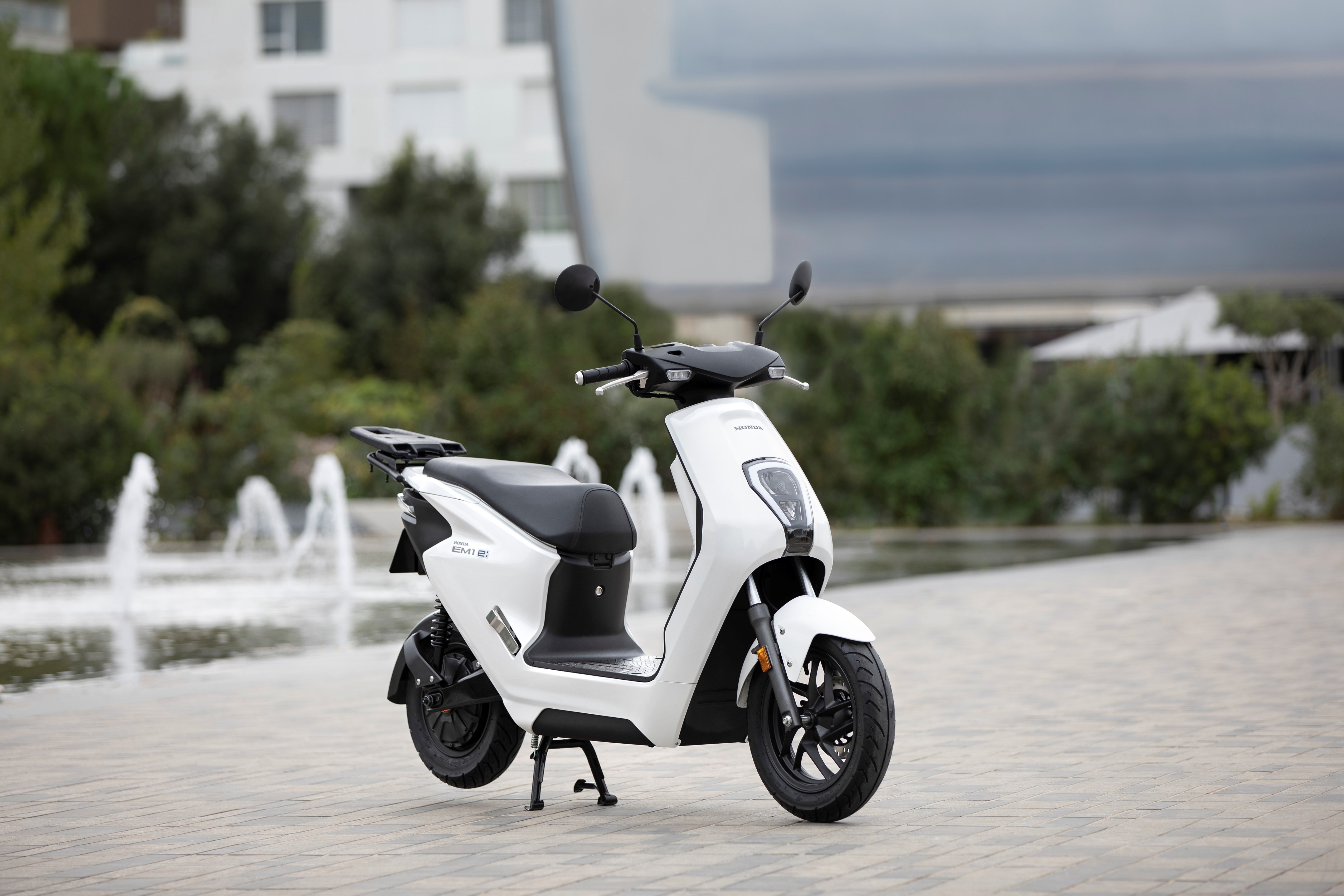 Електрически скутер от Honda с пробег 40 км