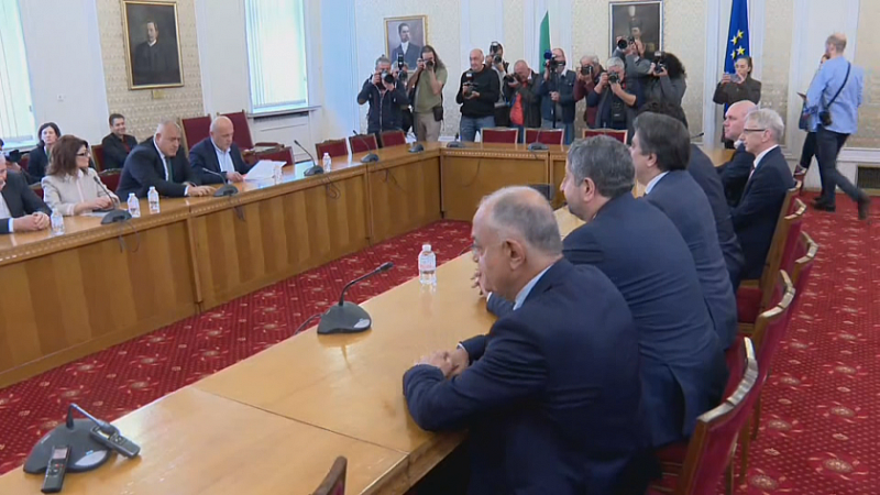 Ако ГЕРБ станат патерица на ПП-ДБ, след това спокойно могат да се саморазпуснат