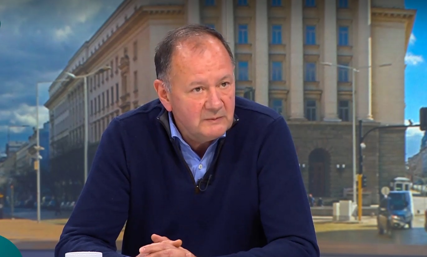 Михаил Миков: Дребнаво е НС да се занимава с кучето на Гешев