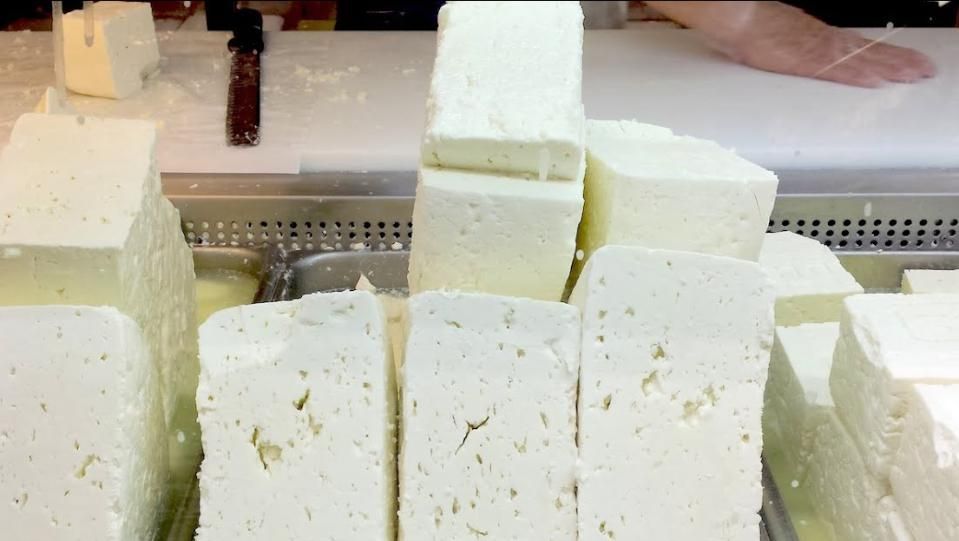 Лабораторен тест разкри: Едно от пет овчи сирена съдържа само овче мляко