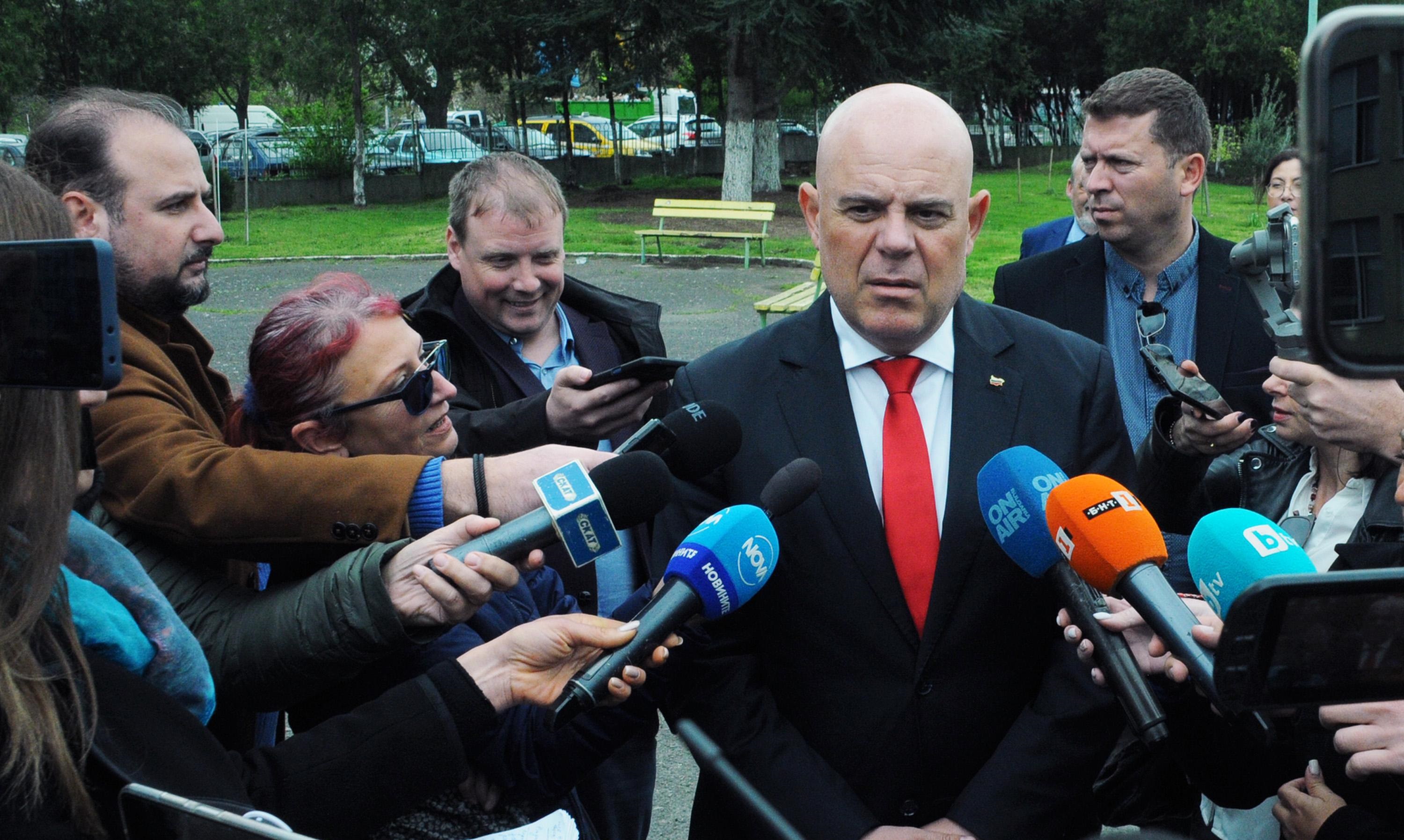 Гешев: Всички граждани ще видят какво ще се случи