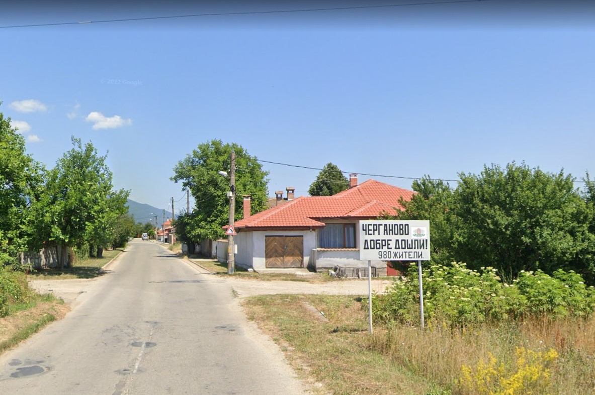 Разследват обир при полицейско претърсване