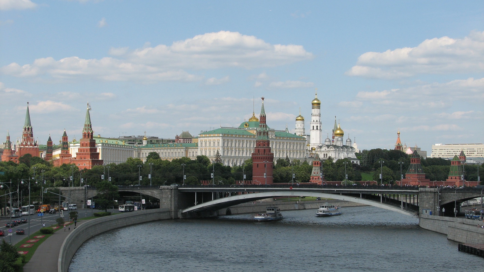 Москва: Лидерите на Г-7 превърнаха събитието в Хирошима в пропаганден спектакъл