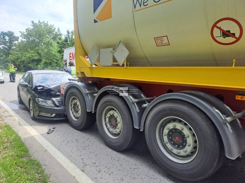 Лидерът на ДСБ Атанас Атанасов катастрофира в Русенско