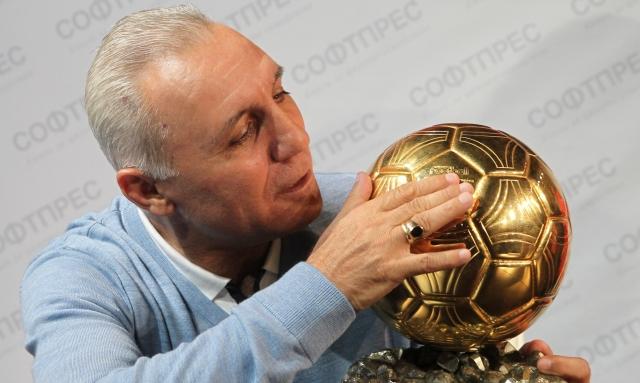 Стоичков сравни "Букър"-а на Георги Господинов със "Златната топка"