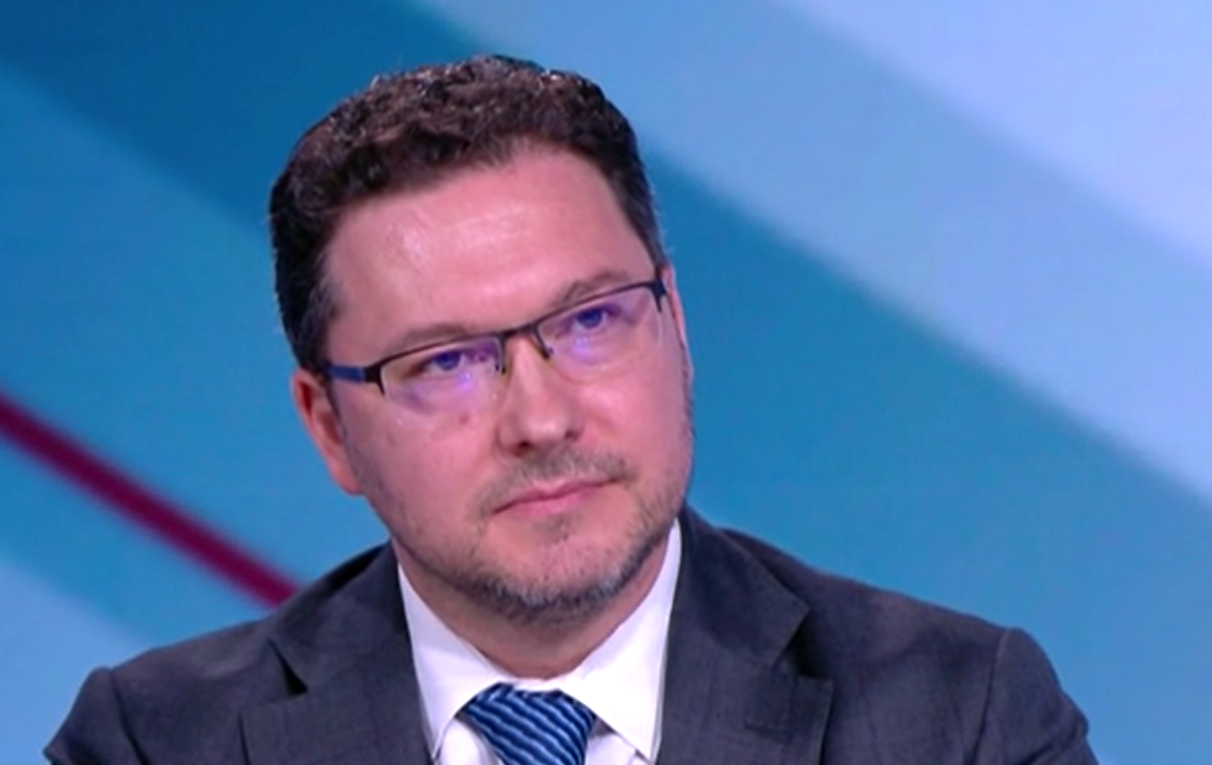 Даниел Митов: На президента Радев очевидно много му се управлява