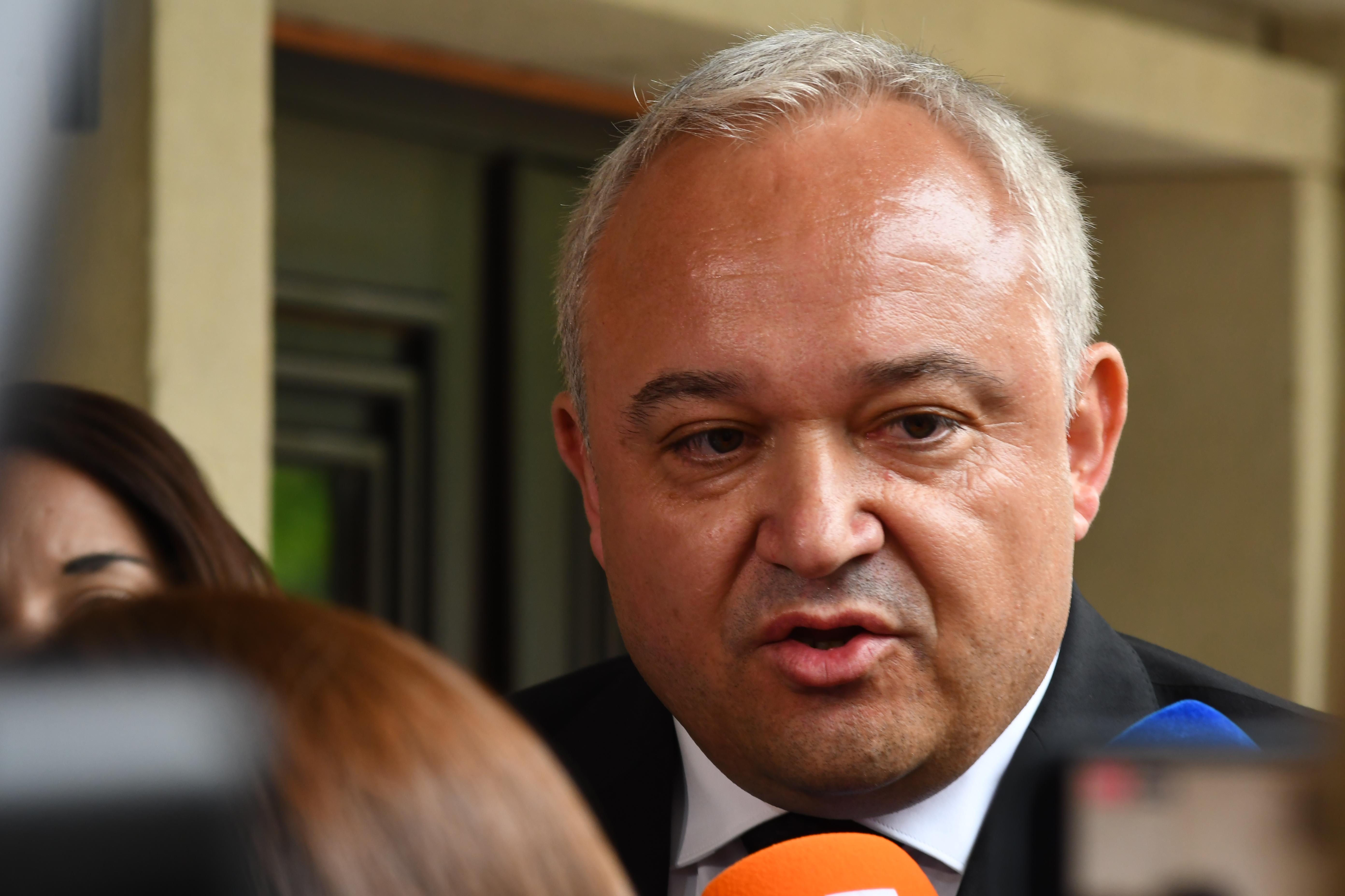 Демерджиев подал сигнал срещу кабинета "Петков" за злоупотреби с помощите за украински бежанци