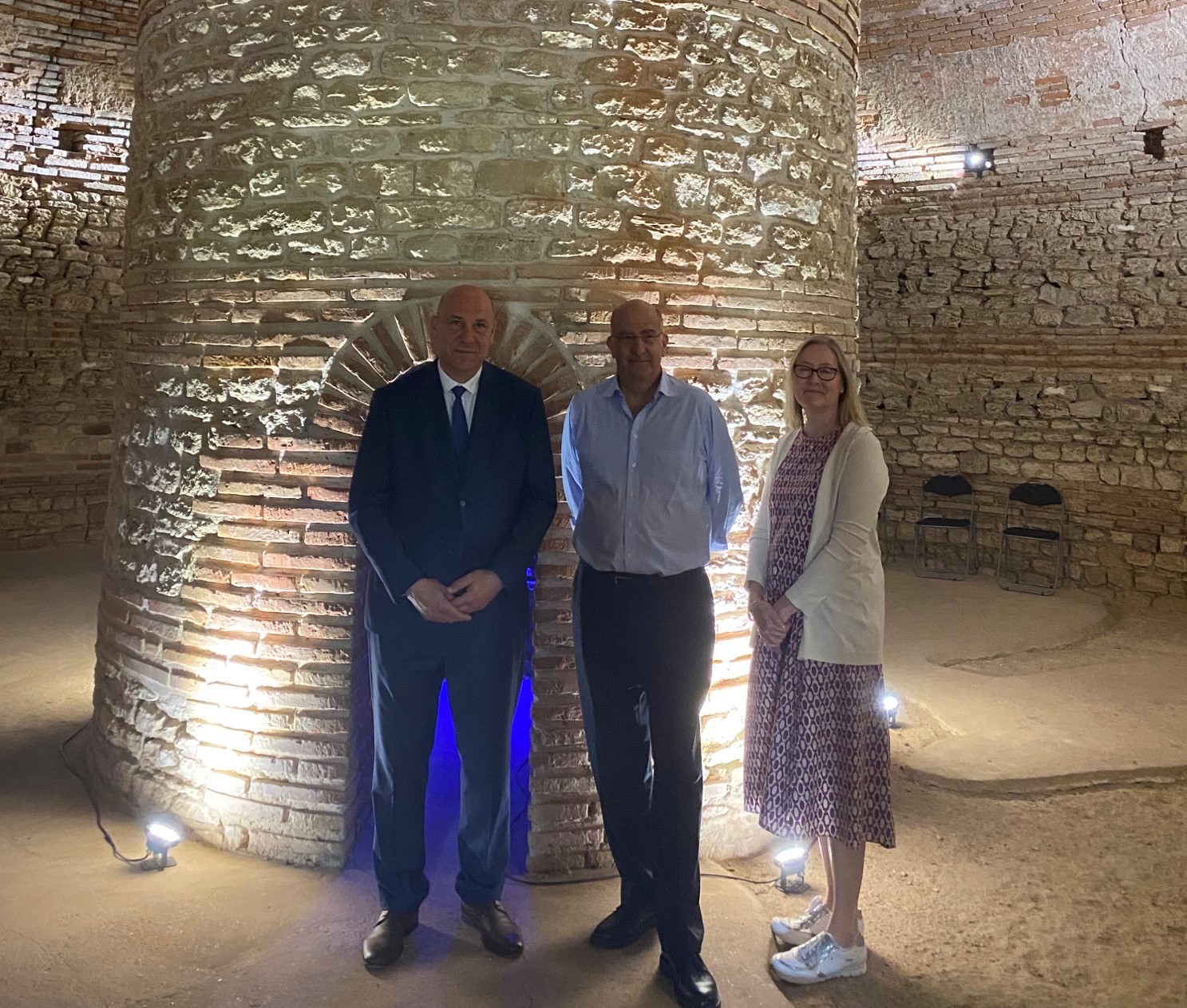 Посланик Мертен и съпругата му посетиха Тракийския некропол в Поморие