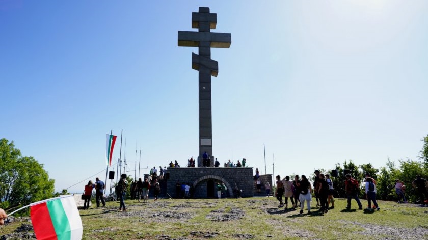 Днес почитаме Ботев и загиналите за свободата ни герои