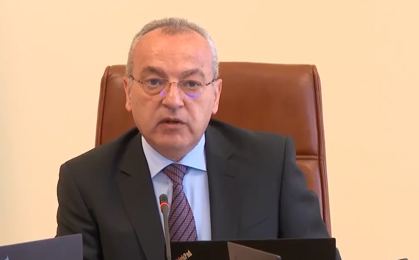 Гълъб Донев: Живеем в кресливо време, в което трудно различаваме истината от лъжите