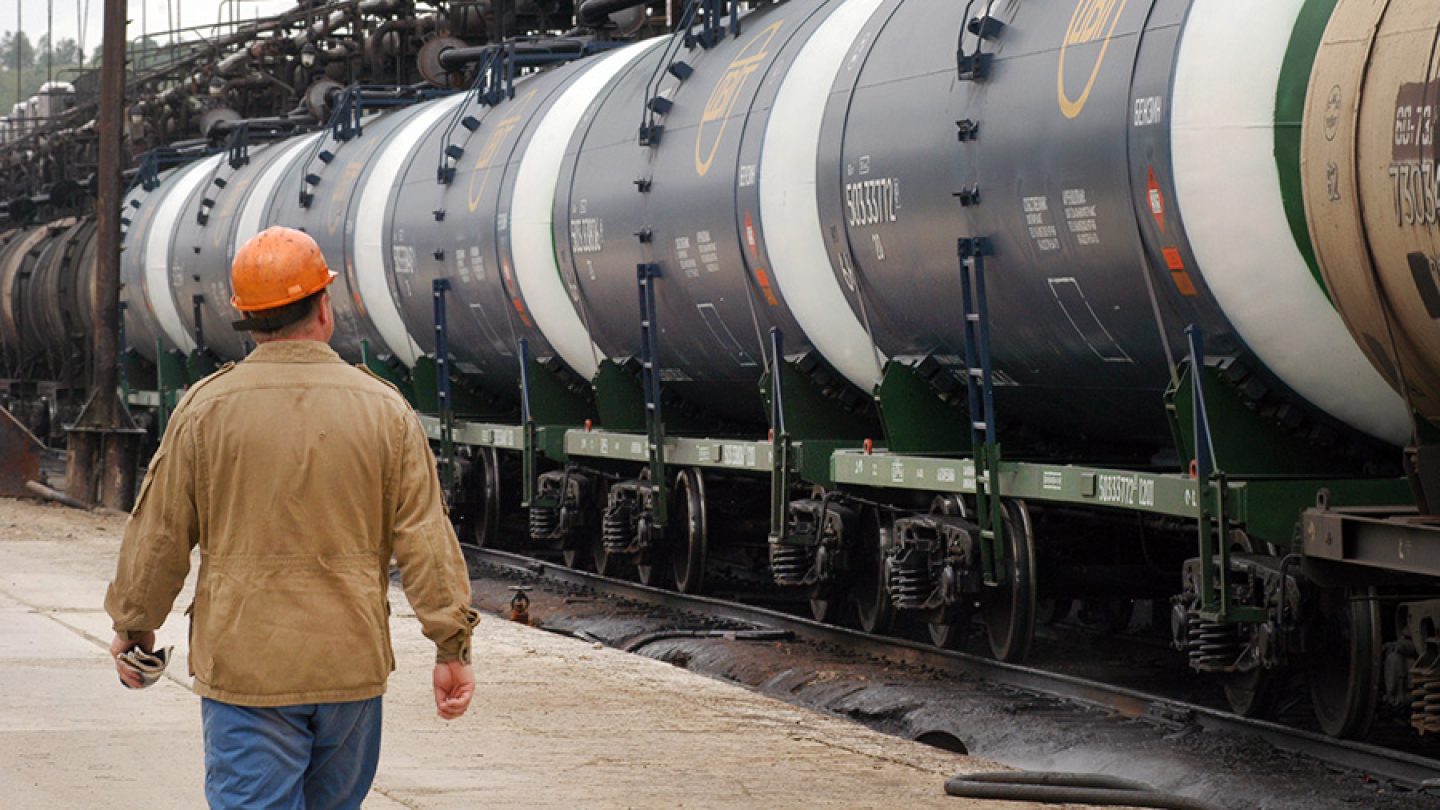 Казахстан спира превоза на втечнен газ до руското пристанище Тамам