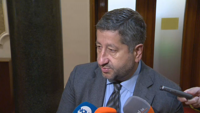 Христо Иванов след срещата с ДПС: Ако съдебната реформа е правилната, няма значение с чии гласове