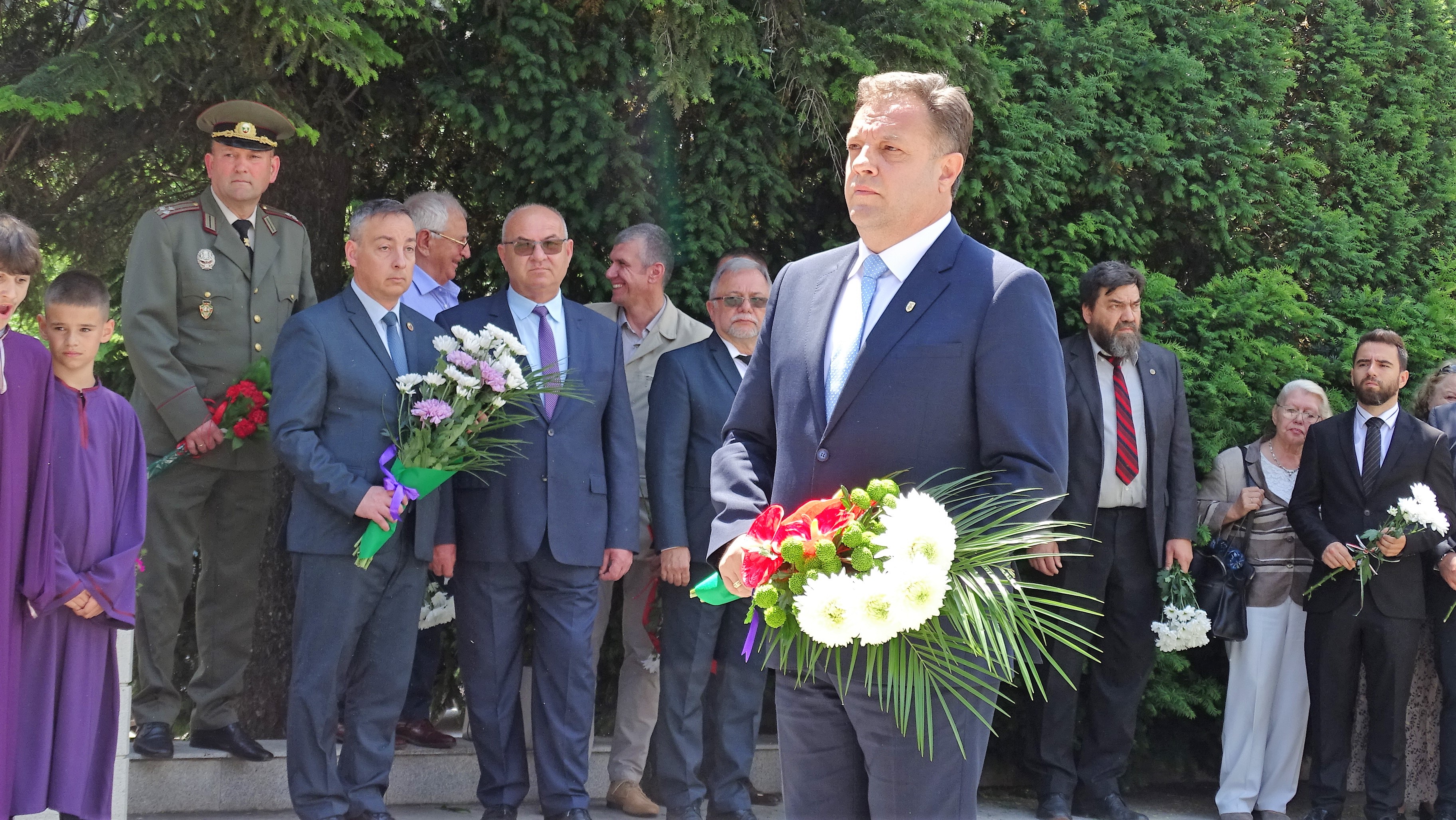 Великотърновци се преклониха пред безсмъртния Христо Ботев