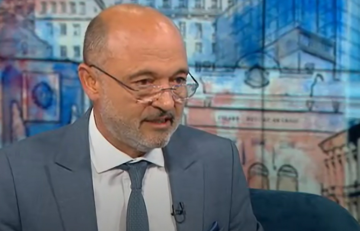 Асен Меджидиев: До месец страната ни ще разполага с медицински хеликоптери
