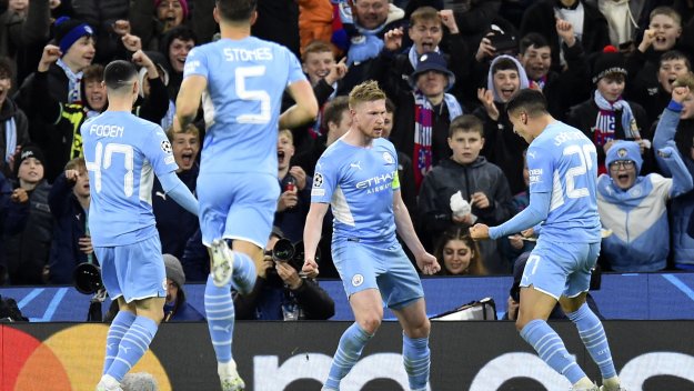 Юнайтед или Сити - залогът вече не е само Манчестър