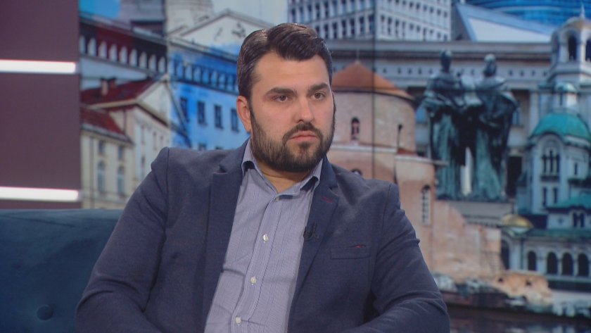 Георг Георгиев: На Радев в момента се отнемат лостовете, с които управлява еднолично