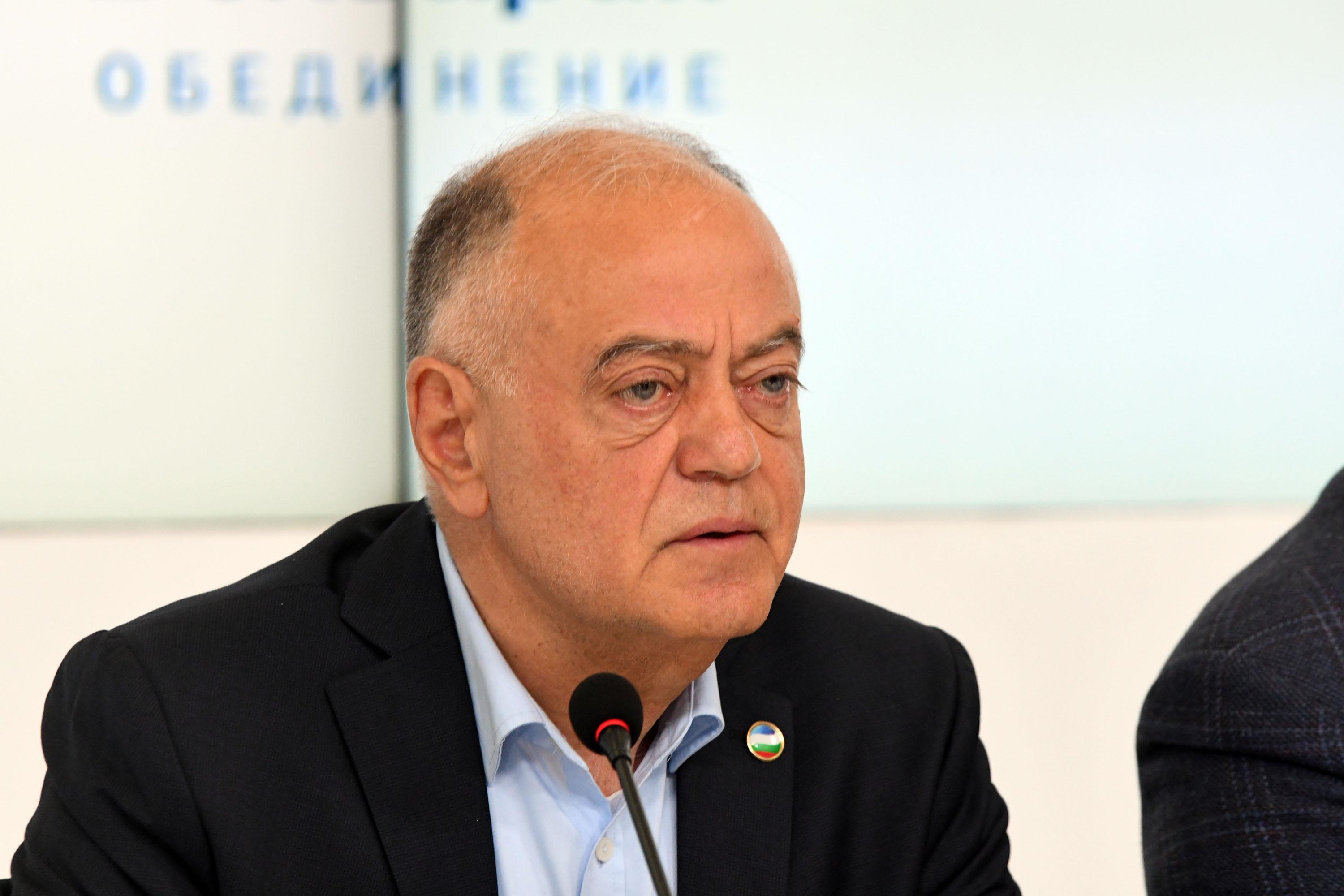 Атанасов: Защо още няма разследване кой и защо е записал заседанието на ПП?