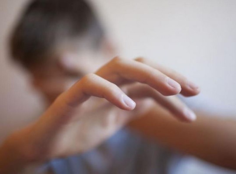 Тийнейджър преби момиче по време на междучасие в училищна лавка в Самоков