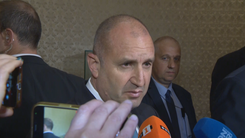 Радев: Компромисите за това правителство засягат устоите на демокрацията