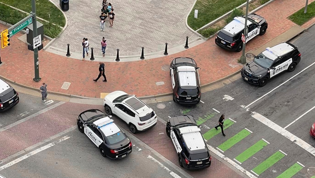 Двама убити при стрелба след церемония по дипломиране на гимназисти във Вирджиния