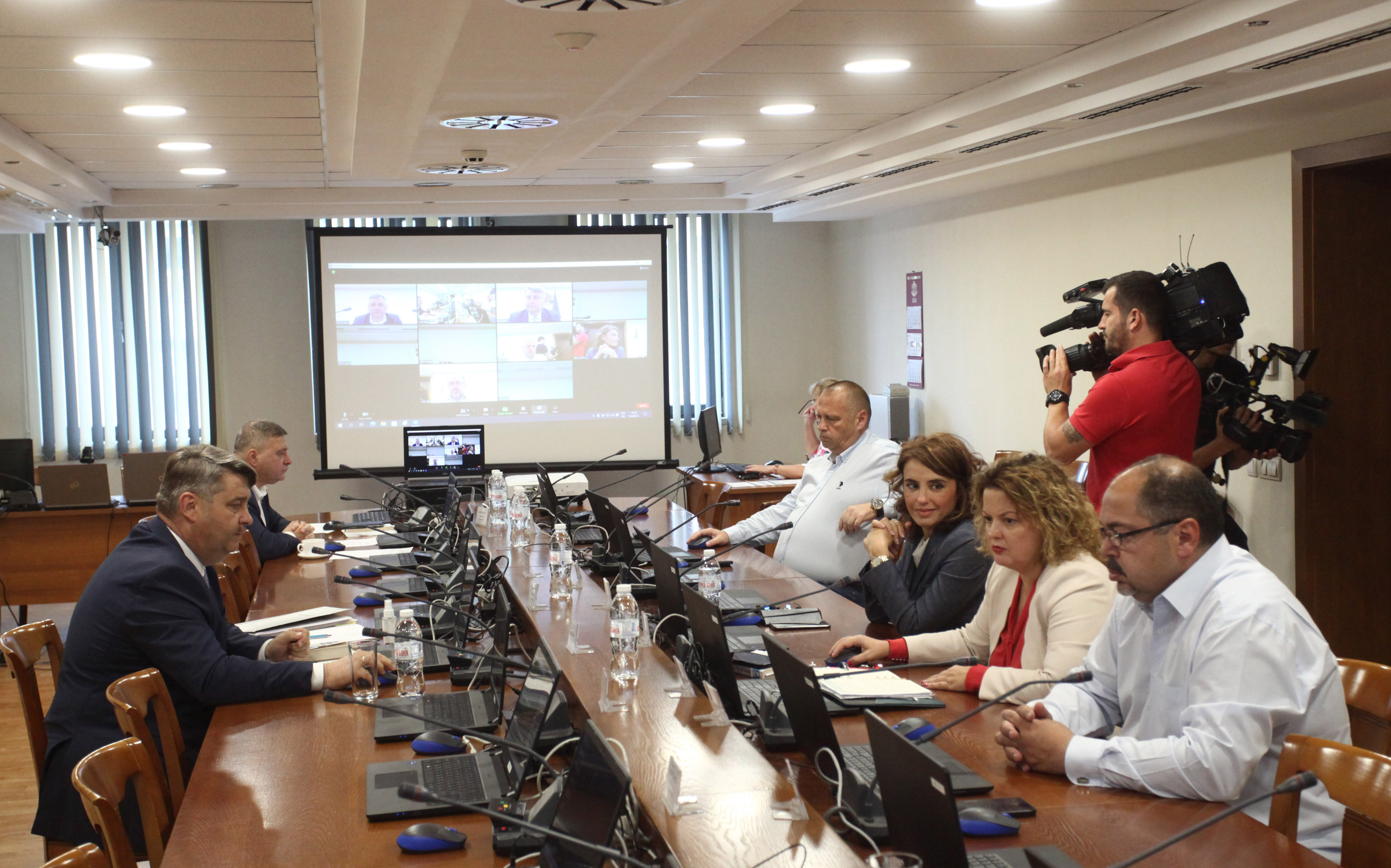 Отхвърлиха искането за наказание на Сарафов (обзор)