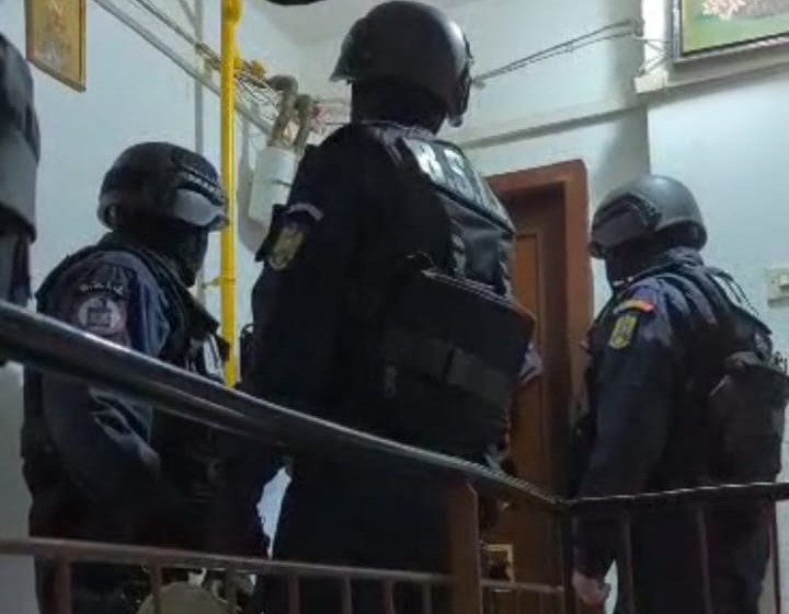 Разбиха организирана престъпна група за трафик на мигранти през България и Румъния (СНИМКИ)