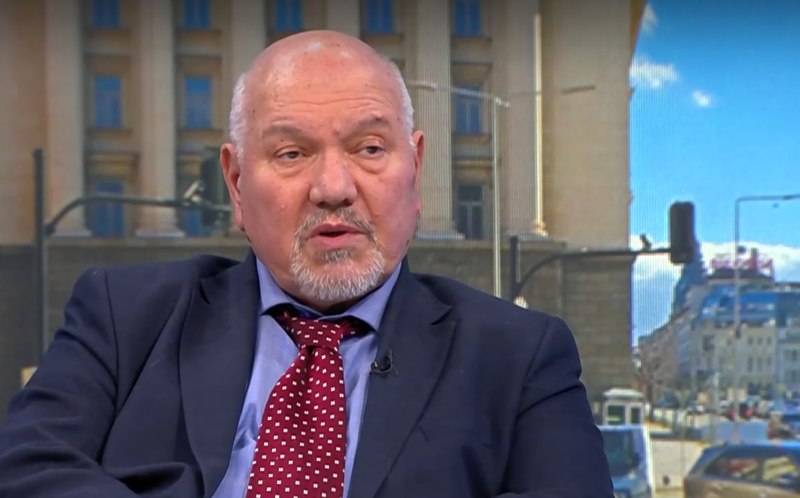 Александър Маринов: Президентът няма да подпише указ за свалянето на Гешев, докато не се произнесе КС