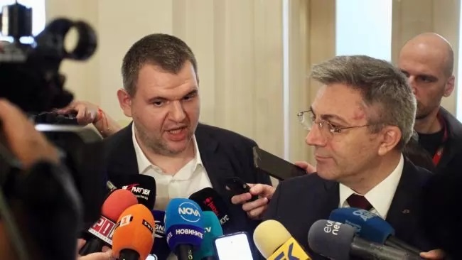 Конституционалисти обявиха пред “Труд news”: Eдинствено ВНС може да махне главния прокурор