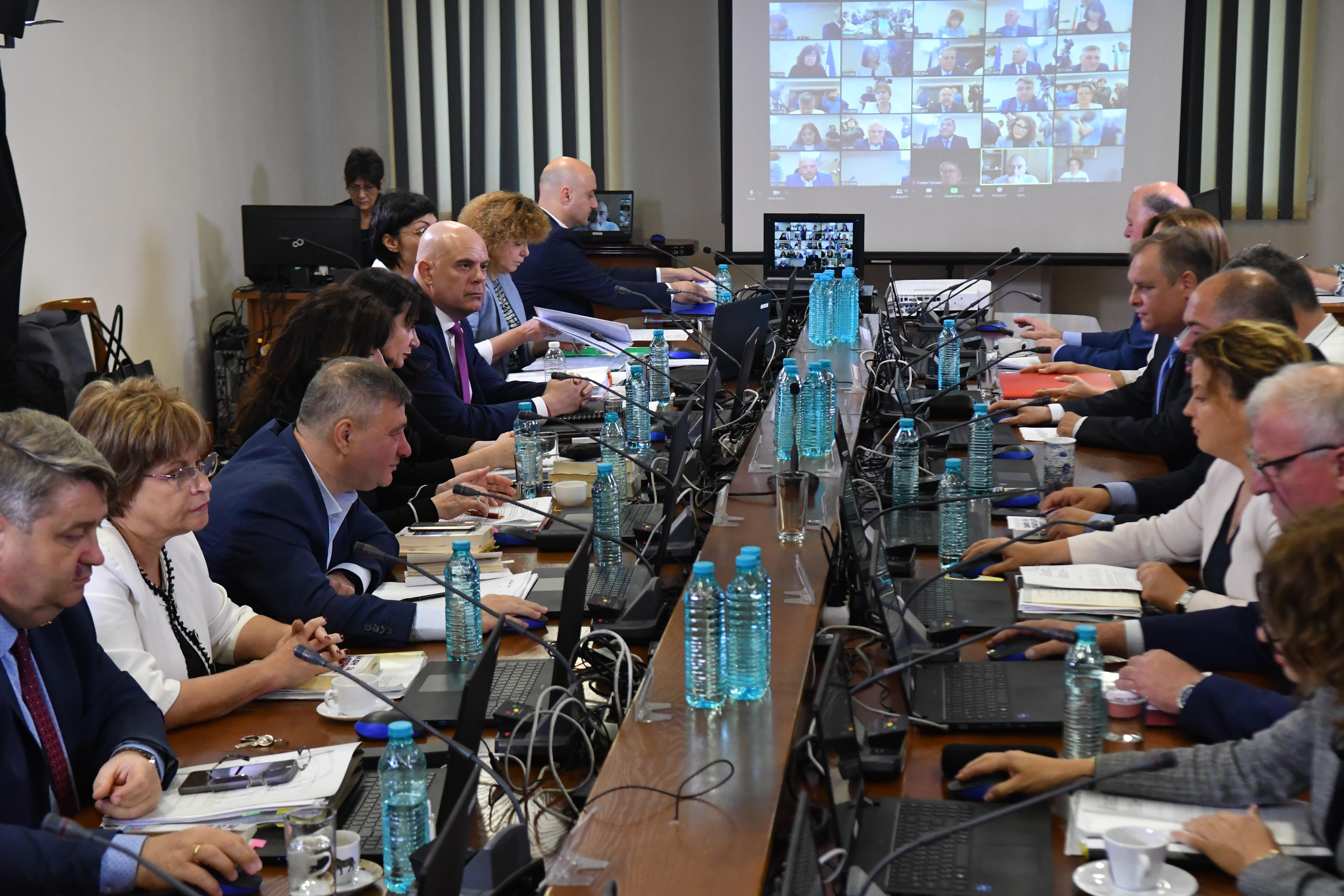 Махнаха Гешев в нарушение на Конституцията