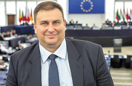 Емил Радев: По никакъв начин групата на ЕНП не се е опитвала да осуети изслушването на Иван Гешев