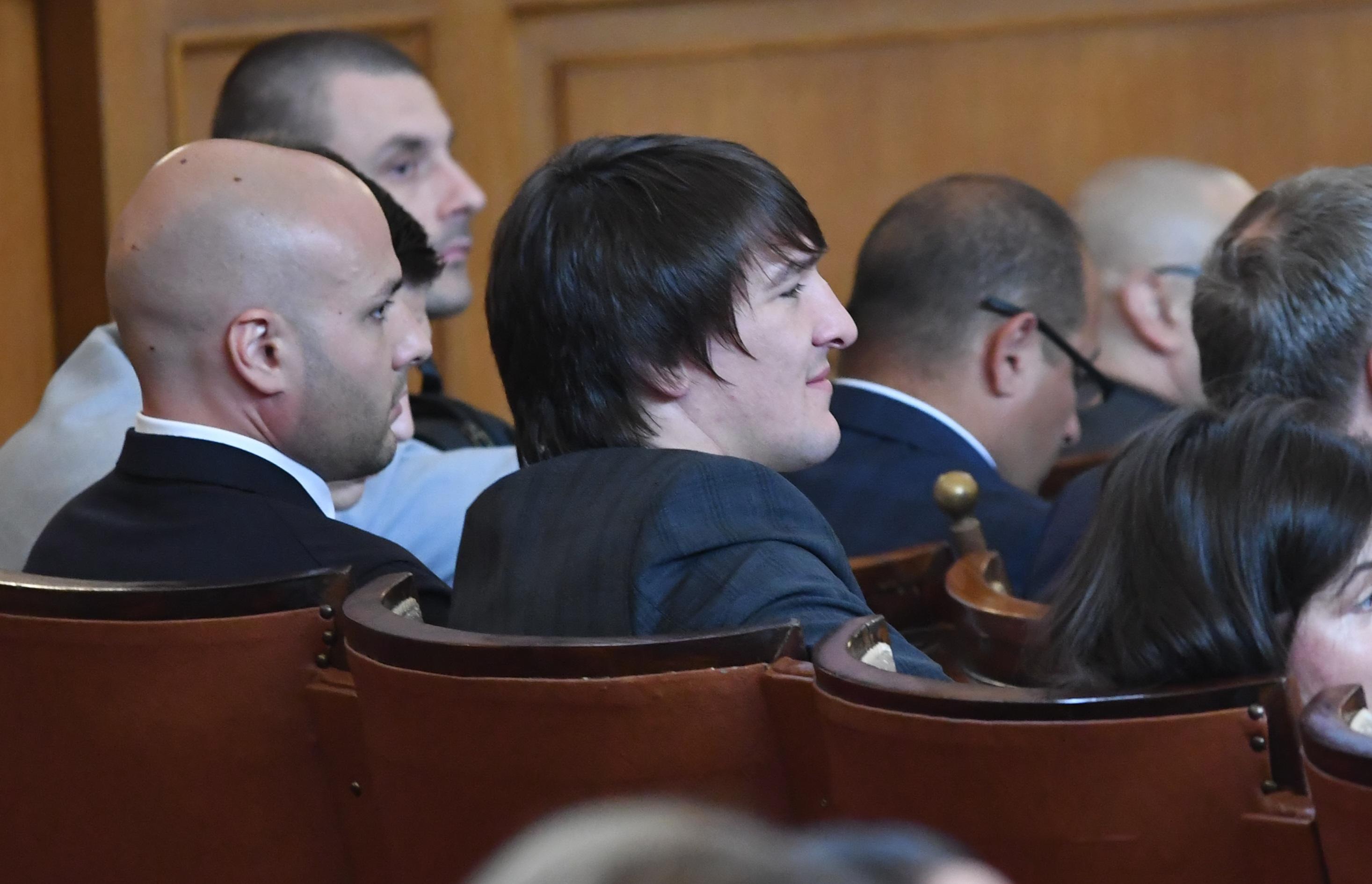 Комисия за сваляне на депутатски имунитети без председател гласува парламентът