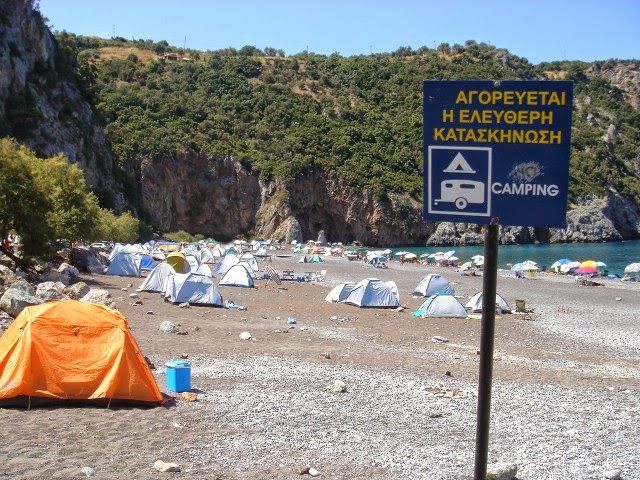 Затвор в Гърция за опънати палатки извън къмпингите