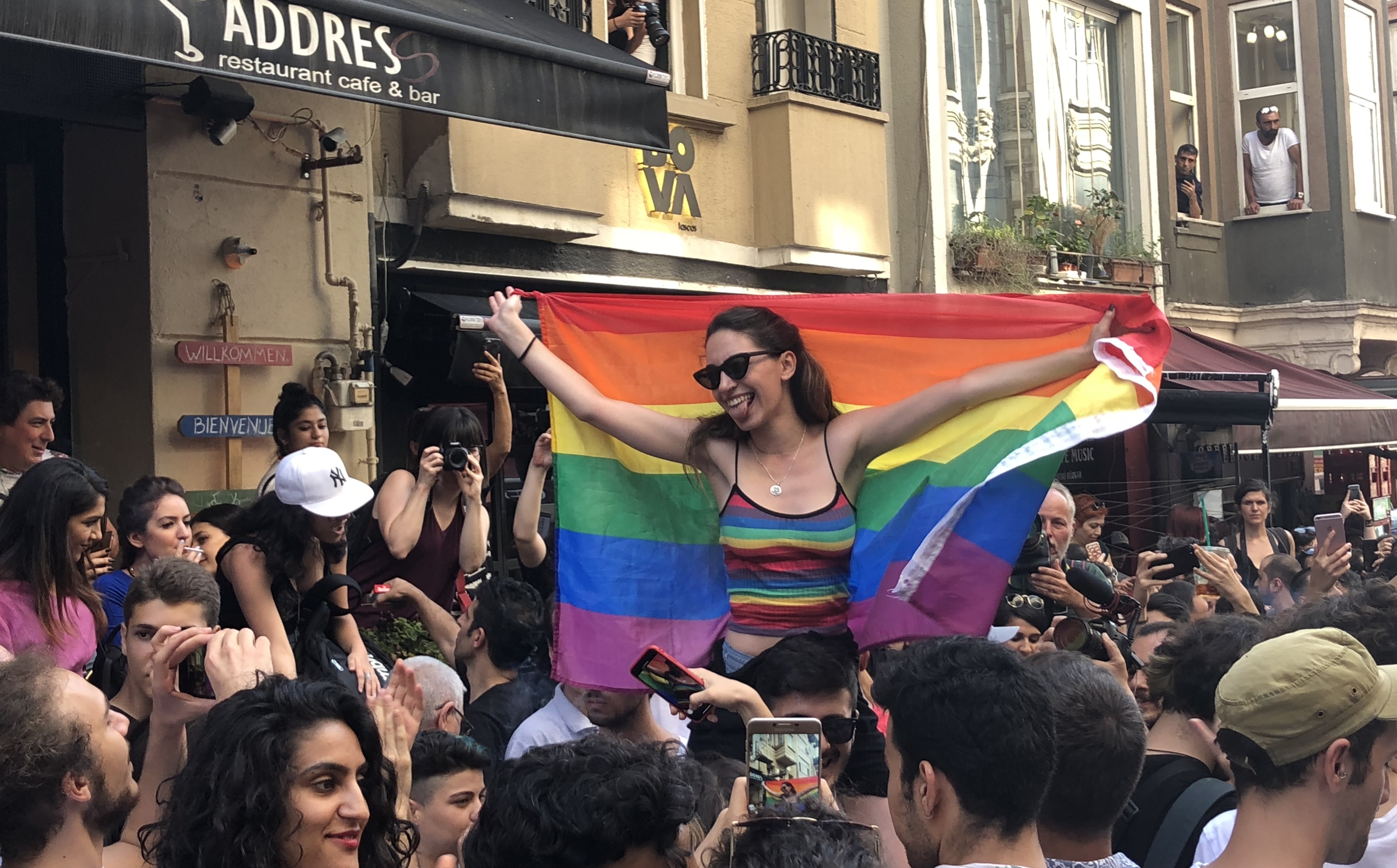 Властите в Истанбул забраниха провеждането на гей парад