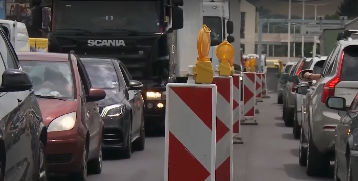 Над километър опашка от автомобили на ГКПП "Кулата - Промахон"