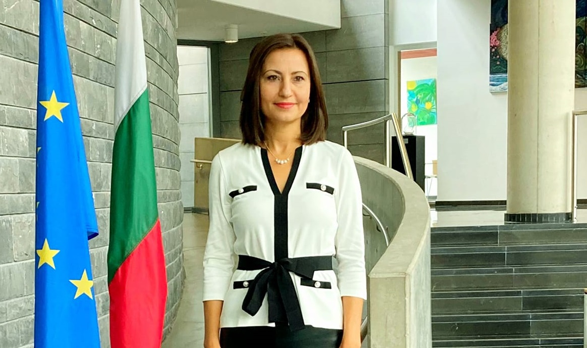 Илиана Иванова: Изпълнявала съм задълженията си с професионализъм