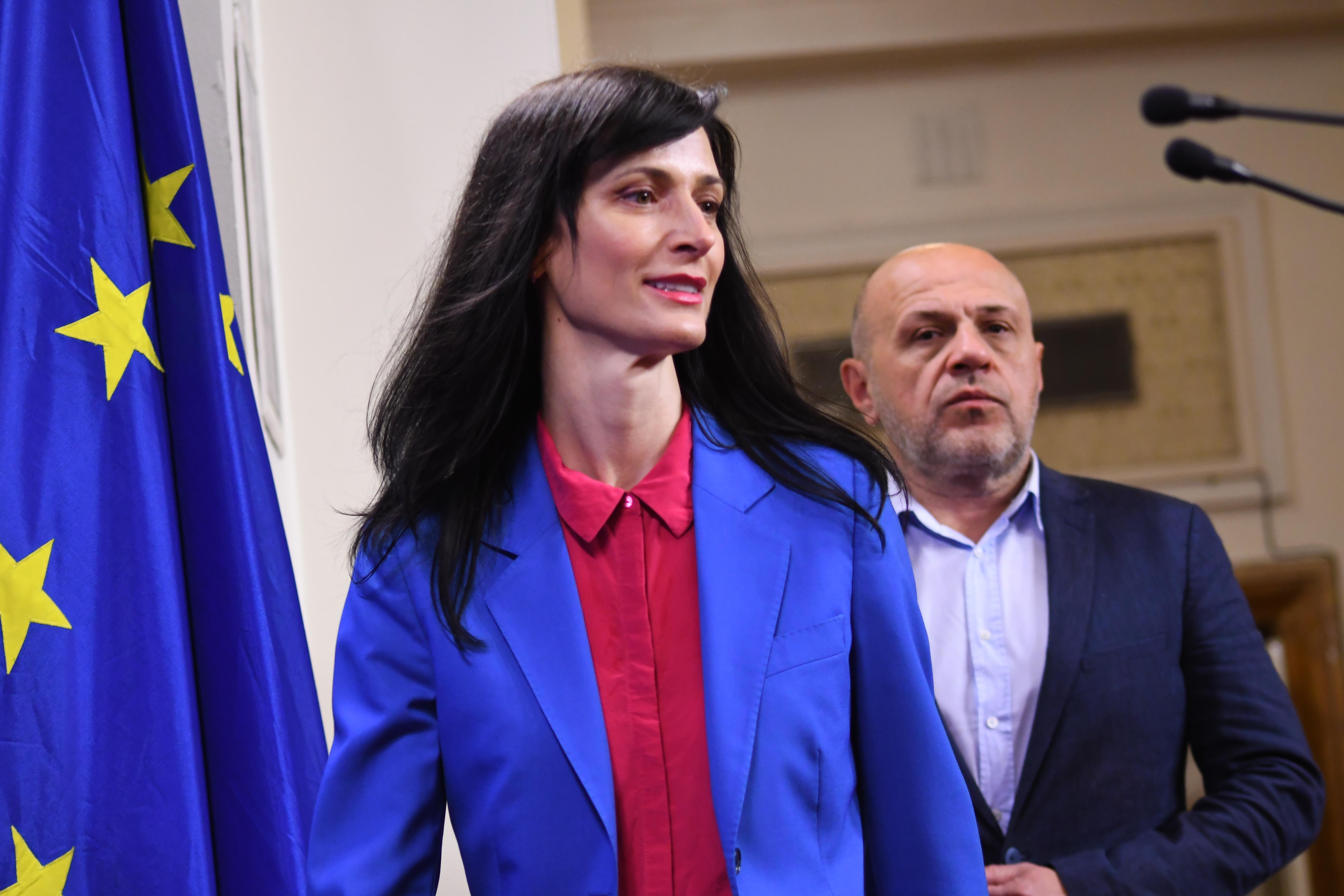 Мария Габриел: Няма прецедент премиерът да представлява държавата на годишната среща на върха на НАТО