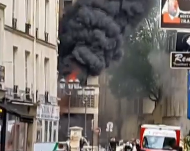Пожарът в центъра на Париж е овладян, има над 20 ранени (ВИДЕО)