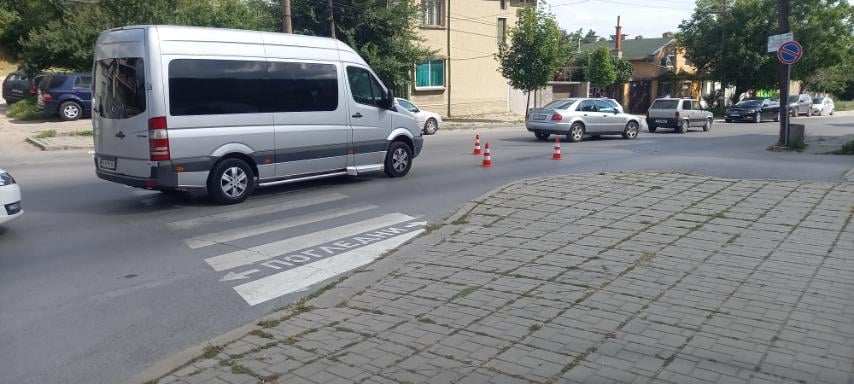 Бус блъсна 10-годишно момче на пешеходна пътека в Шумен