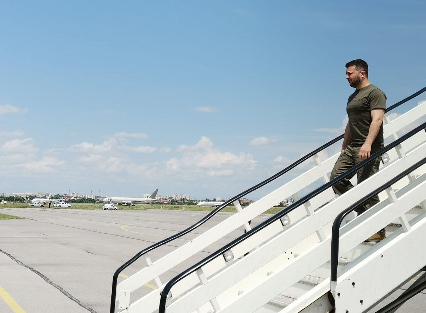 Украинският президент Володимир Зеленски пристигна в България